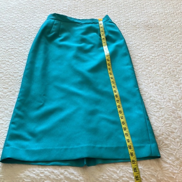 🦩Vintage 🦩teal chiffon key hole necklined jacket & pencil skirt. 😱So fabulous - Picture 10 of 16